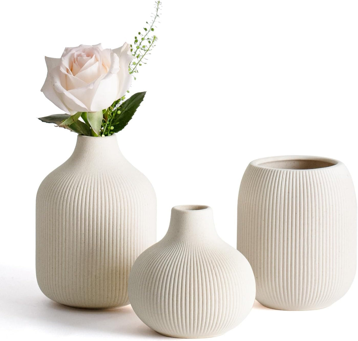 Dnnnii Kleines Keramikvasen-Set 3-TLG Beige - Minimalistische Vasen mit Rillendesign, kompakte Übergangsdekoration für Wohnzimmer, Schlafzimmer, Büro (3-TLG Beige Keramikset)