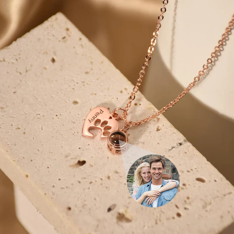 Personalisierte gravierte Name Bild Halskette Benutzerdefinierte Foto Projektion Halsketten Hund Katze Pfote Halskette Memorial Geschenke für Haustierliebhaber