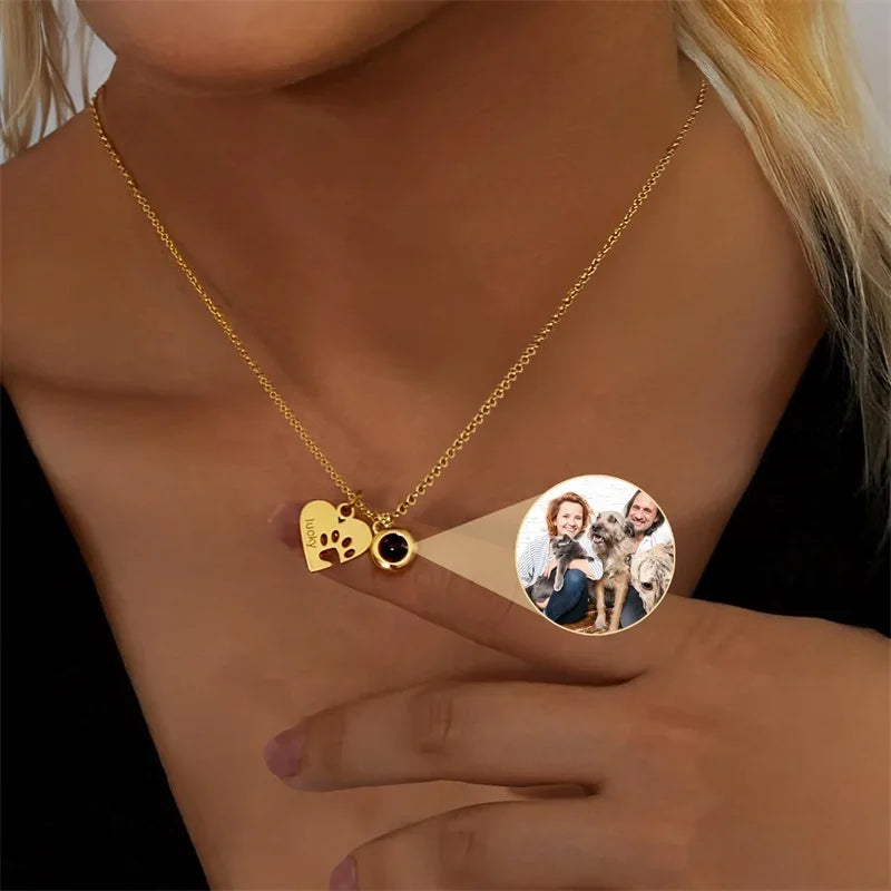 Personalisierte gravierte Name Bild Halskette Benutzerdefinierte Foto Projektion Halsketten Hund Katze Pfote Halskette Memorial Geschenke für Haustierliebhaber